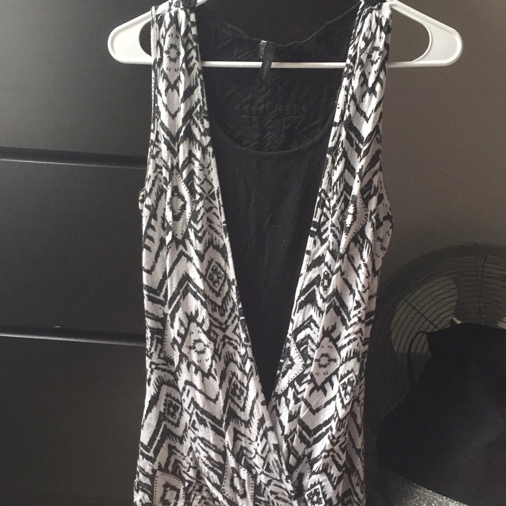 White and black patterned tank top